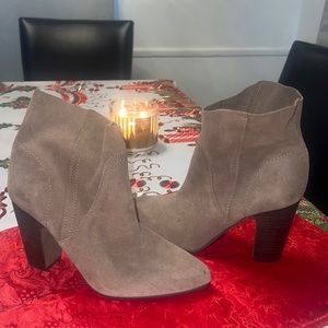 Vince Camuto Boots. Size:38 1/2/39